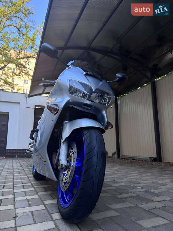 Мотоцикл Спорт-туризм Honda VFR 800F Interceptor 1998 в Николаеве