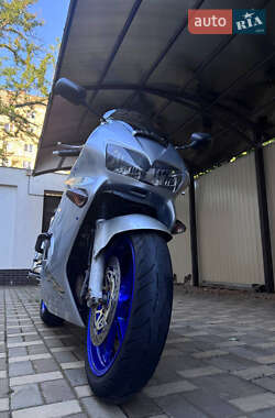 Мотоцикл Спорт-туризм Honda VFR 800F Interceptor 1998 в 