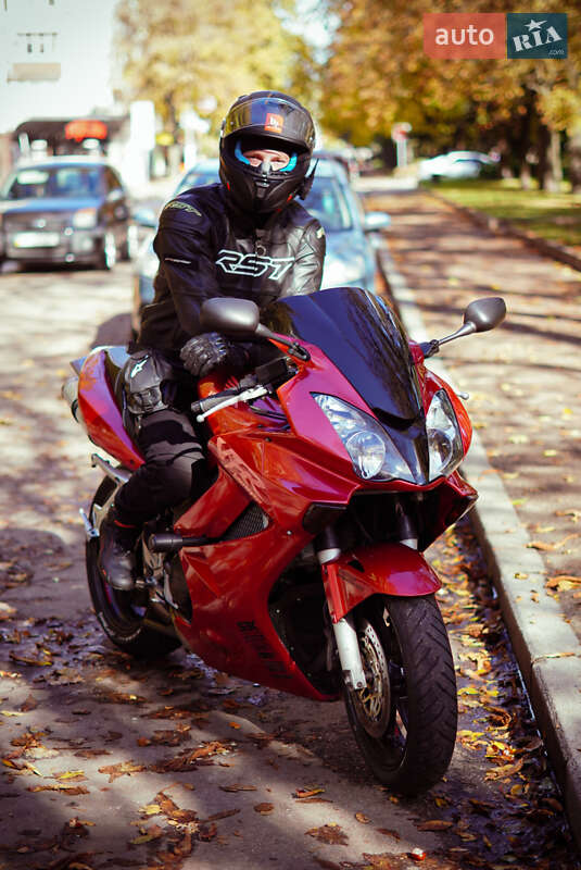 Мотоцикл Спорт-туризм Honda VFR 800F Interceptor 2002 в Житомирі фото 4 Мотоцикл Спорт-туризм Honda VFR 800F Interceptor 2002 в Житомирі