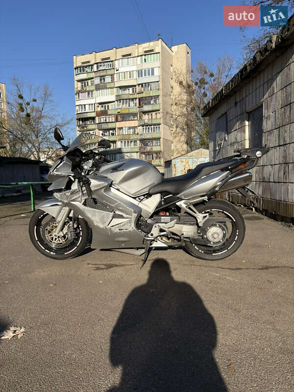 Мотоцикл Спорт-туризм Honda VFR 800F Interceptor 2003 в Києві