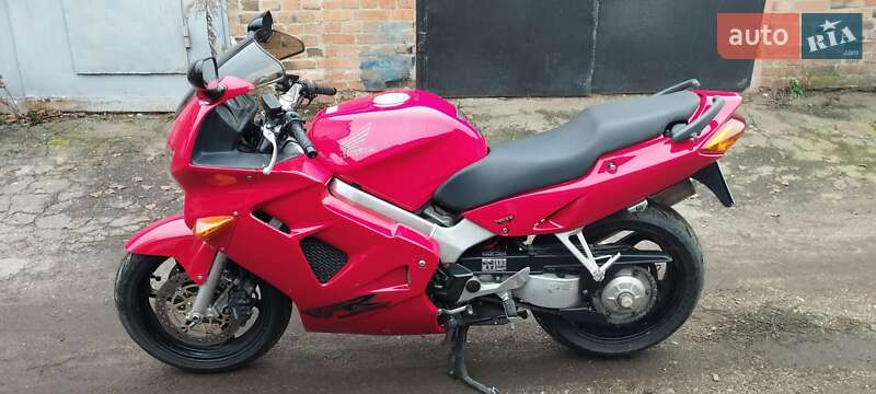 Мотоцикл Спорт-туризм Honda VFR 800F Interceptor 1999 в Полтаве
