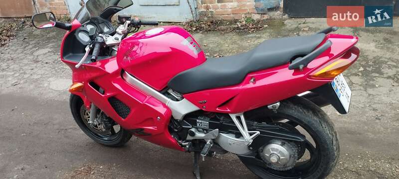 Мотоцикл Спорт-туризм Honda VFR 800F Interceptor 1999 в Полтаве