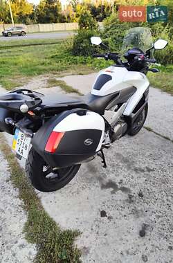 Мотоцикл Спорт-туризм Honda VFR 800X Crossrunner 2012 в 