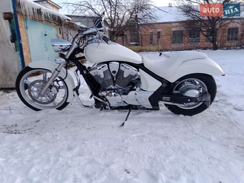 Боббер Honda VT 1300CS Sabre 2010 в 