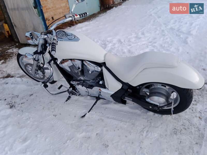 Боббер Honda VT 1300CS Sabre 2010 в Умани