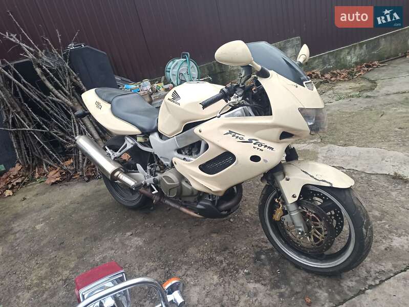 Мотоцикл Спорт-туризм Honda VTR 1000F 2005 в 