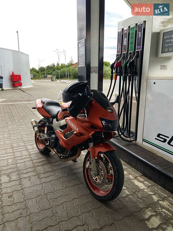 Спортбайк Honda VTR 1000F 2001 в 