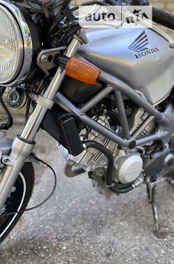 Мотоцикл Без обтекателей (Naked bike) Honda VTR 250 2007 в 