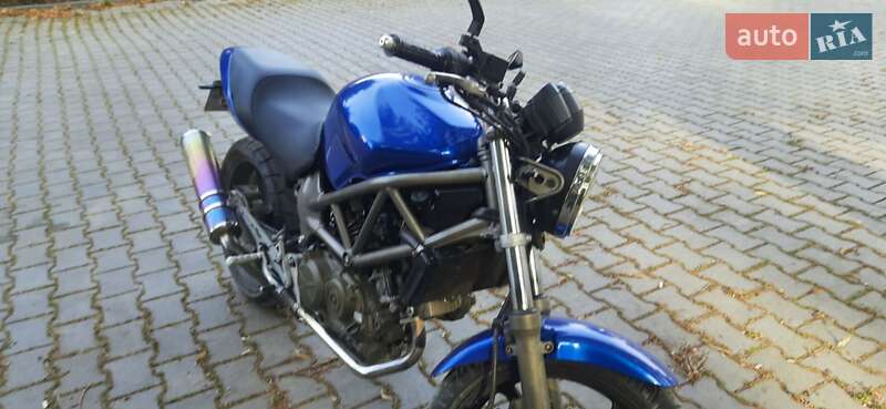 Мотоцикл Классік Honda VTR 250 1999 в Сокирянах