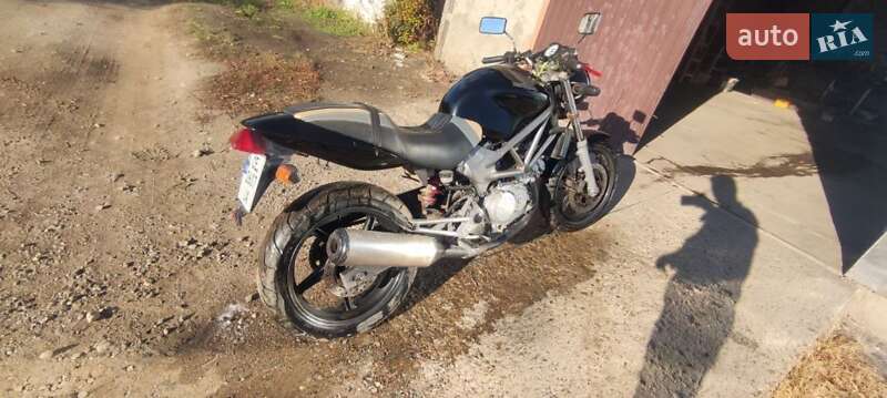 Мотоцикл Без обтекателей (Naked bike) Honda VTR 250 2000 в Новоднестровске фото 3 Мотоцикл Без обтекателей (Naked bike) Honda VTR 250 2000 в Новоднестровске