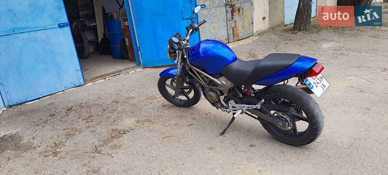 Мотоцикл Классік Honda VTR 250 1999 в Сокирянах
