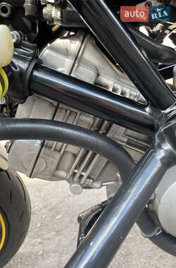 Мотоцикл Классик Honda VTR 250 2003 в 