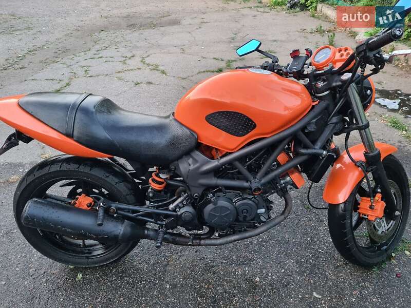 Мотоцикл Классик Honda VTR 250 2003 в 