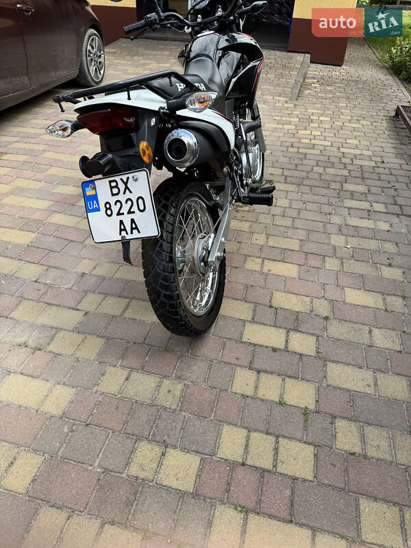 Мотоцикл Внедорожный (Enduro) Honda XR 150L 2018 в Хмельницком фото 3 Мотоцикл Внедорожный (Enduro) Honda XR 150L 2018 в Хмельницком