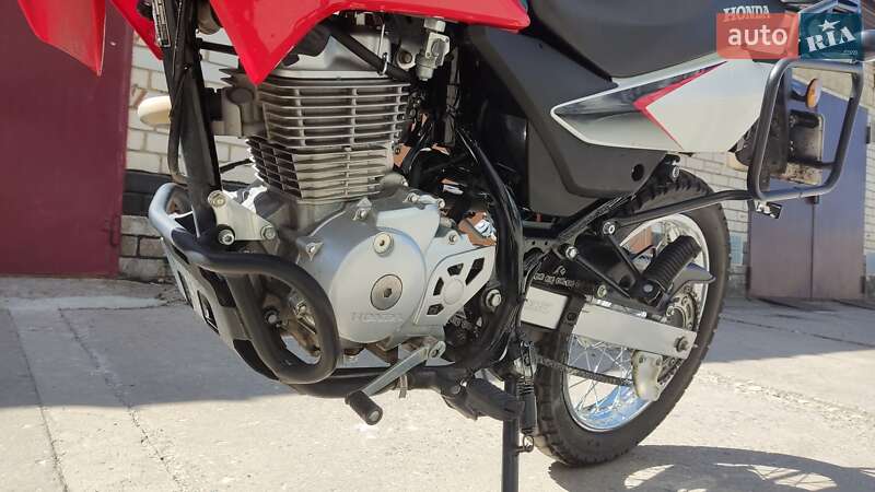 Мотоцикл Внедорожный (Enduro) Honda XR 150L 2015 в Новомосковске