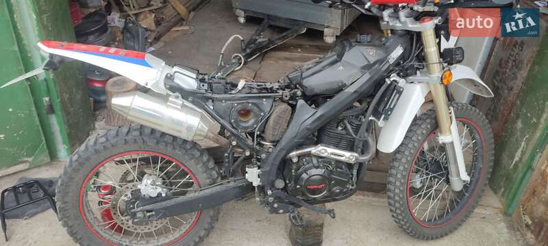 Мотоцикл Кросс Hornet Dakar 2021 в Нетешине