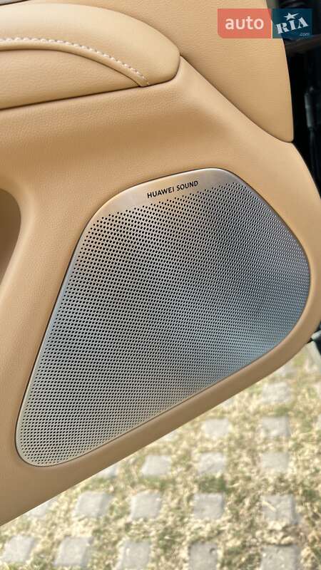 Внедорожник / Кроссовер Huawei Aito M5 2022 в Львове