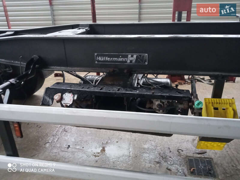 Контейнеровоз Hueffermann HSA 2002 в Житомирі