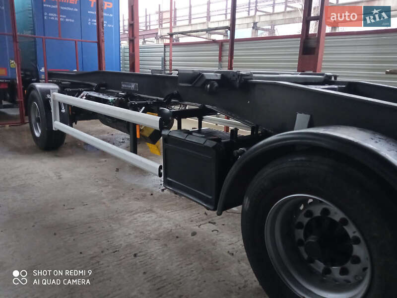 Контейнеровоз Hueffermann HSA 2002 в Житомирі