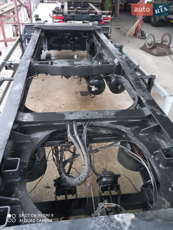 Контейнеровоз Hueffermann HSA 2002 в Житомирі