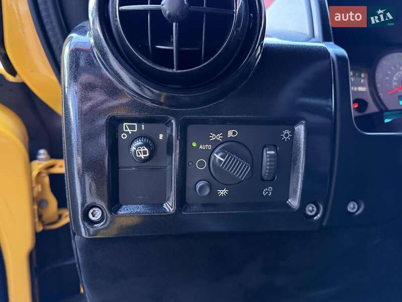 Внедорожник / Кроссовер Hummer H2 2002 в Львове фото 45 Внедорожник / Кроссовер Hummer H2 2002 в Львове