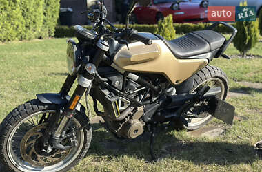 Мотоцикл Без обтекателей (Naked bike) Husqvarna Svartpilen 401 2019 в 