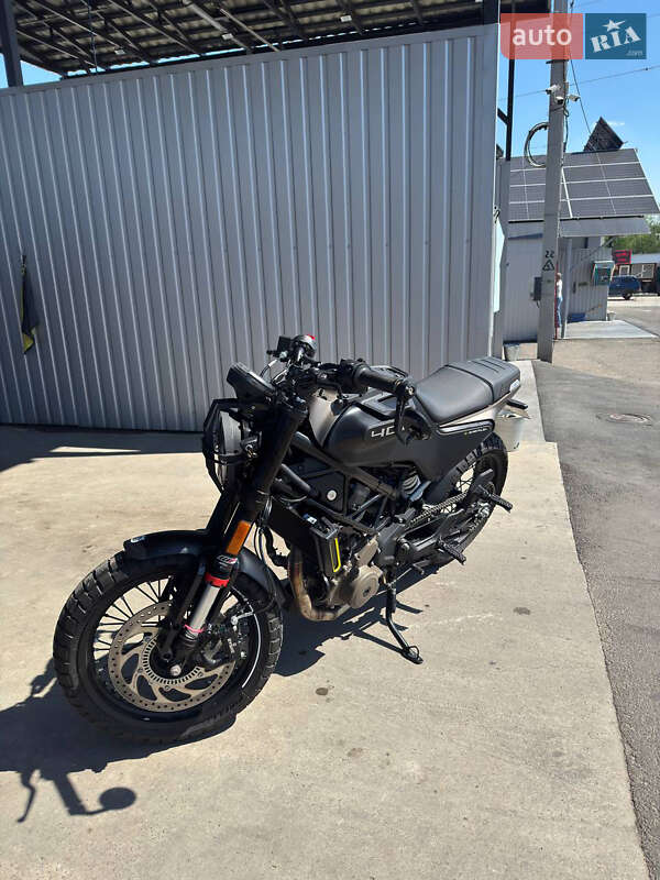 Husqvarna Svartpilen 401 2022