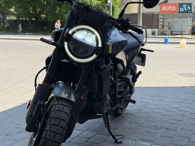 Мотоцикл Без обтікачів (Naked bike) Husqvarna Svartpilen 2024 в Кам'янець-Подільському