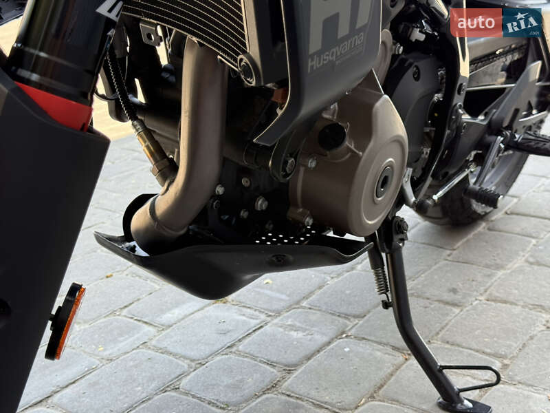 Мотоцикл Без обтікачів (Naked bike) Husqvarna Svartpilen 2024 в Кам'янець-Подільському