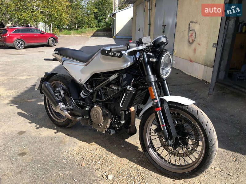 Кафе рейсер Husqvarna Vitpilen 2022 в Бориславі