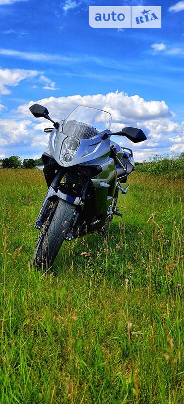 Hyosung GT 250R