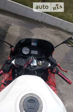 Спортбайк Hyosung GT 250R 2012 в 