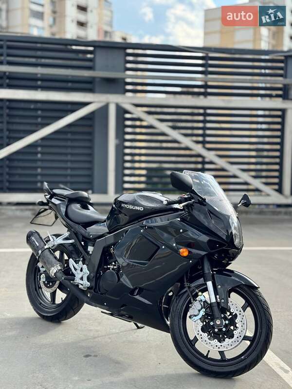 Hyosung GT 250R 2011