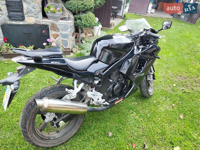 Мотоцикл Спорт-туризм Hyosung GT 250R 2010 в Чернівцях
