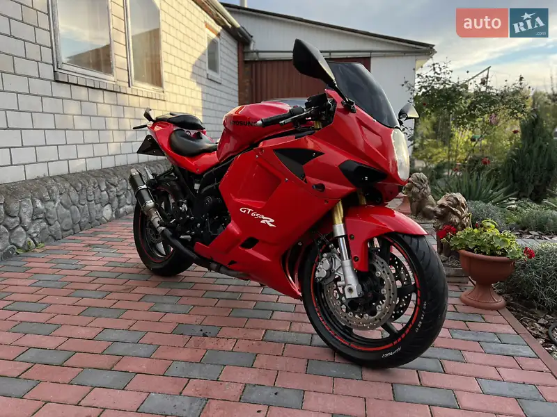 Спортбайк Hyosung GT 650R 2011 в 