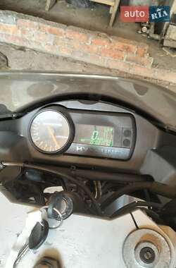 Спортбайк Hyosung GT 650R 2005 в 