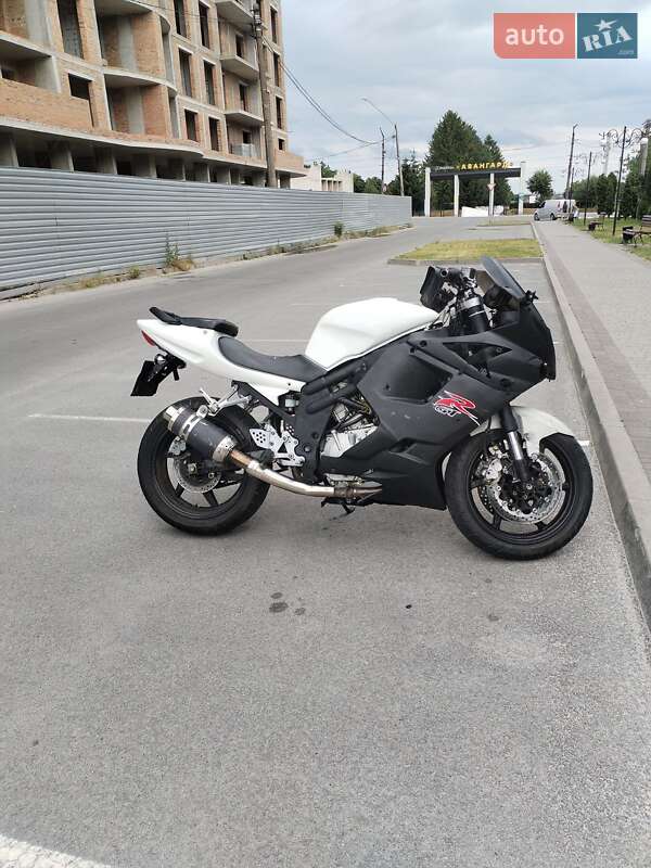 Спортбайк Hyosung GT 650R 2006 в Звягеле