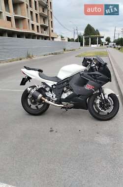 Спортбайк Hyosung GT 650R 2006 в 