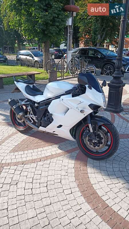Мотоцикл Спорт-туризм Hyosung GT 650R 2010 в Фастове