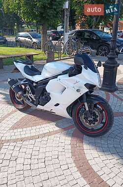 Мотоцикл Спорт-туризм Hyosung GT 650R 2010 в 