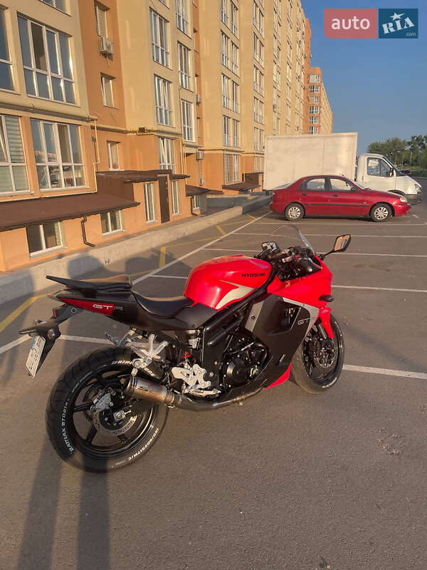 Спортбайк Hyosung GT 650R 2011 в Софиевской Борщаговке