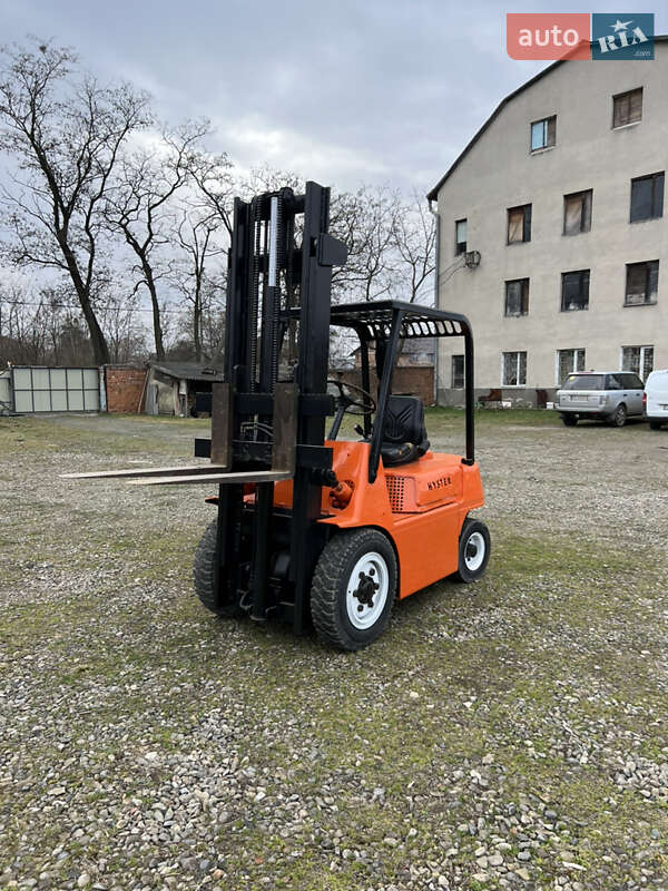 Вилочный погрузчик Hyster H 1990 в Черновцах