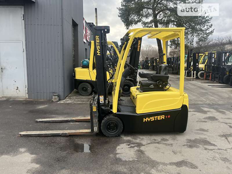 Hyster J 2009
