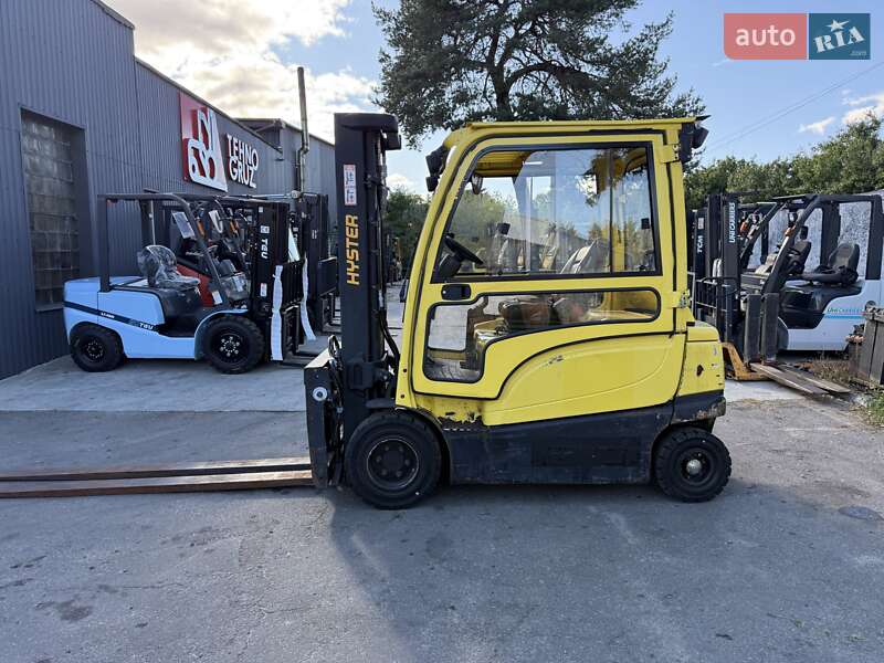 Hyster J 2011