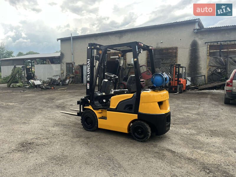 Вилочный погрузчик Hyundai 18L 2010 в Буштыне