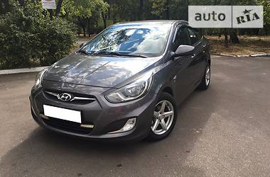 Hyundai Accent 2012