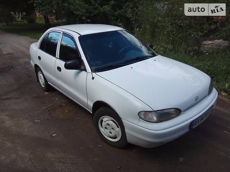 Седан Hyundai Accent 1995 в Харькове