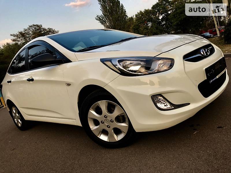 Седан Hyundai Accent 2013 в Дніпрі