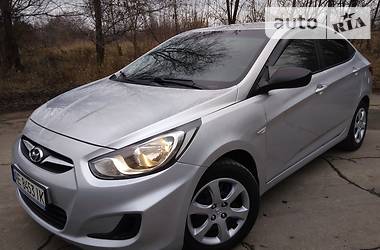 Hyundai Accent 2012