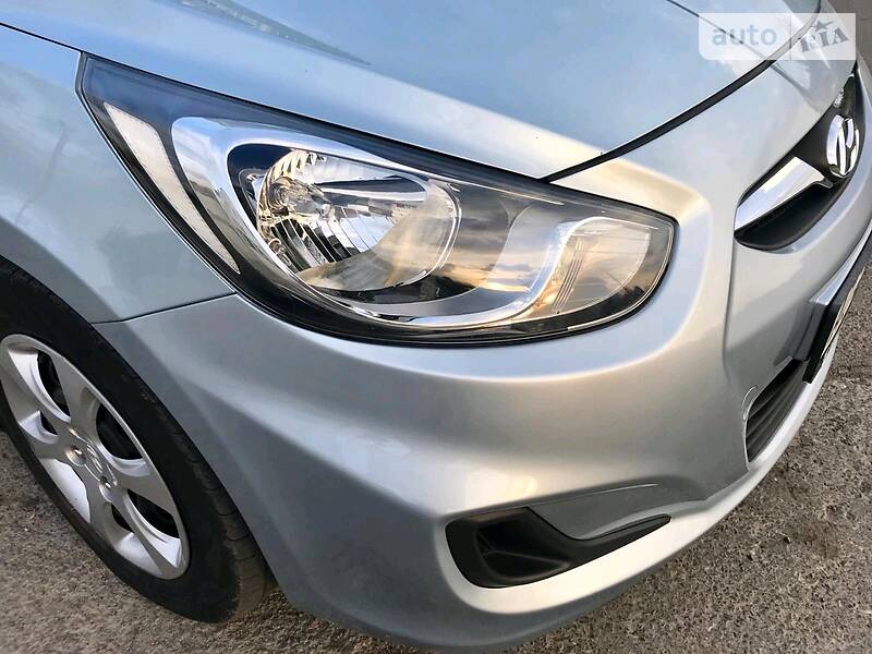 Седан Hyundai Accent 2011 в Мукачевому